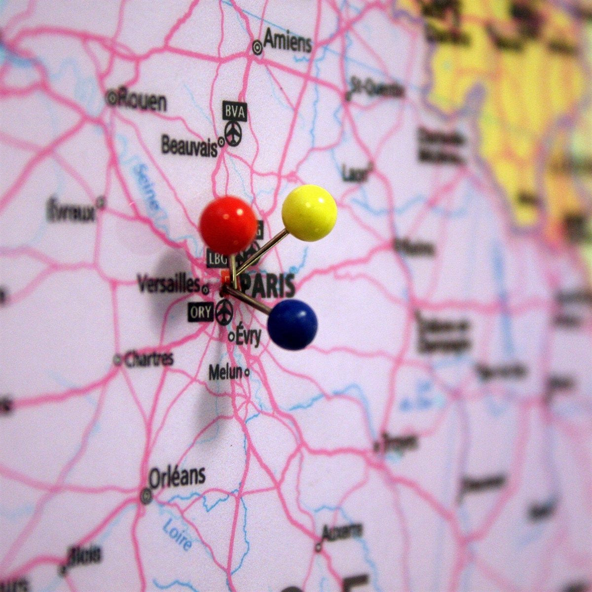 Pin Map Lo Map Pins for Pinboards - 100 pins (20 each of 5 colours) – Butler and ...